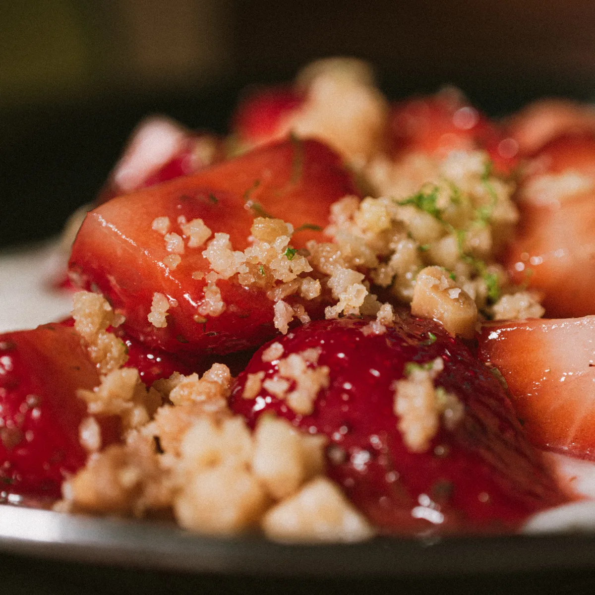 Fresas Maceradas con Ralladura de Lima